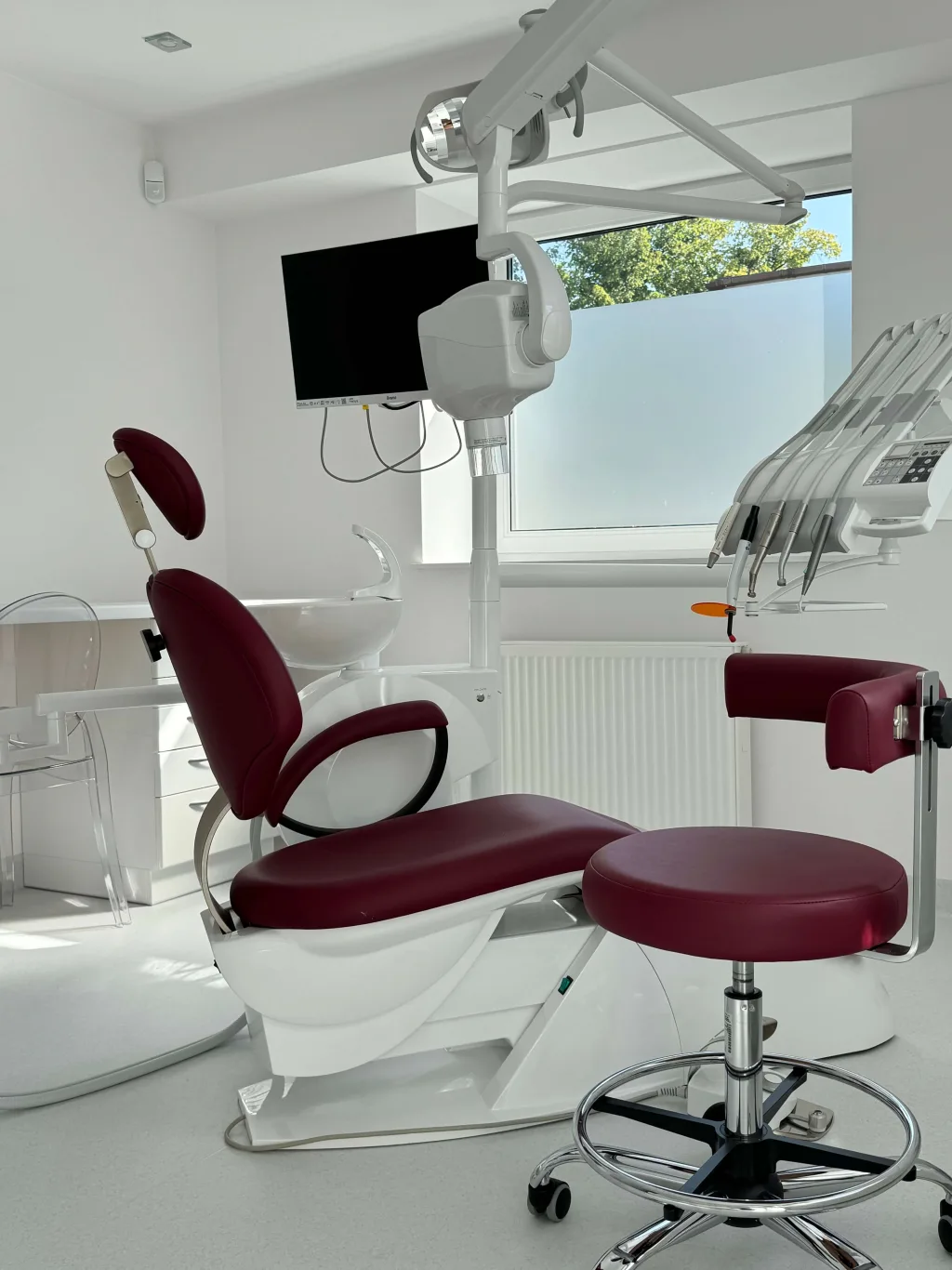 Behandlungseinheit im Sana Dente Behandlungsraum in Gdańsk Jelitkowo